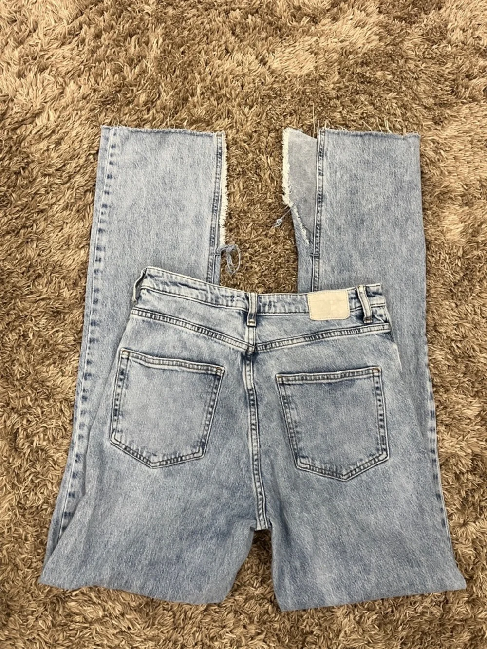 Zara Light Wash Wide-Leg Flare Jeans - Picture 5 of 6